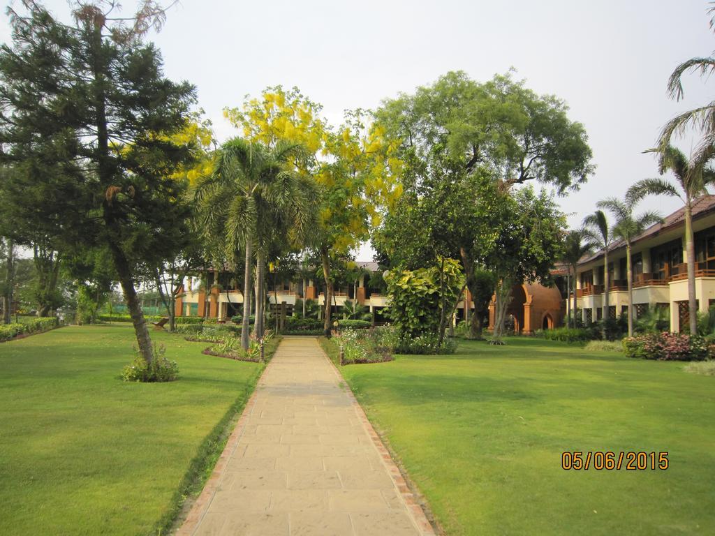 Aye Yar River View Resort Bagan Extérieur photo