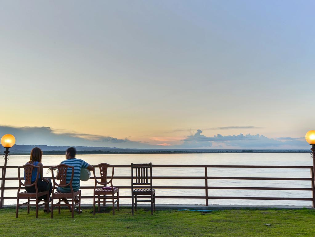 Aye Yar River View Resort Bagan Extérieur photo