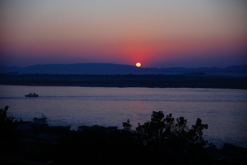 Aye Yar River View Resort Bagan Extérieur photo