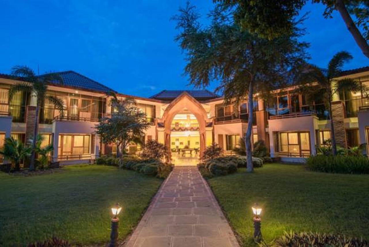 Aye Yar River View Resort Bagan Extérieur photo