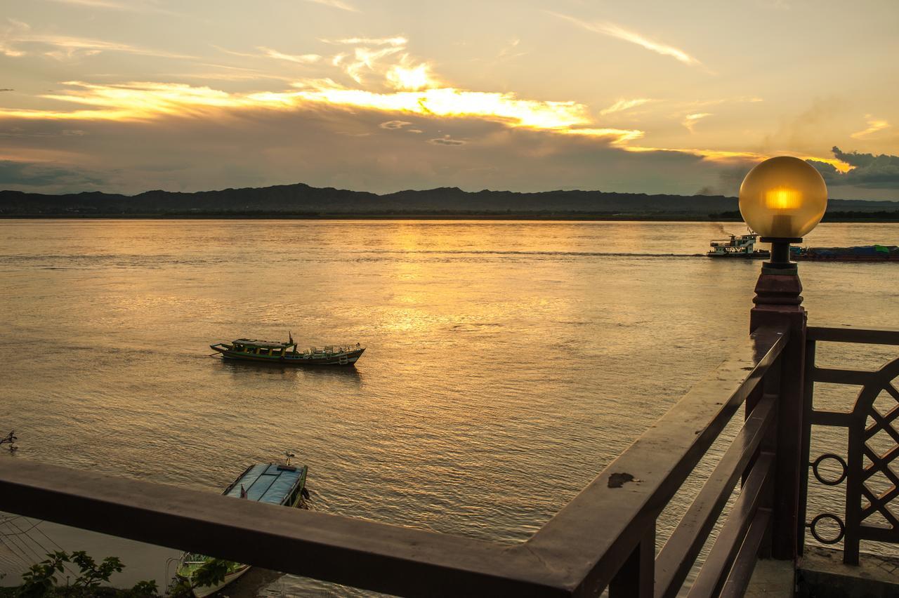Aye Yar River View Resort Bagan Extérieur photo